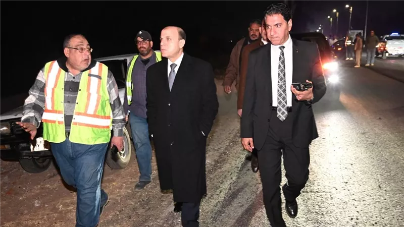 محافظ الغربية يتفقد رصف طريق زفتى – السنطة ويؤكد استمرار تطوير شبكة الطرق
