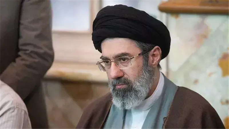الخارجية الإيرانية: لا مشكلة لدى الزعيم الأعلى الجديد