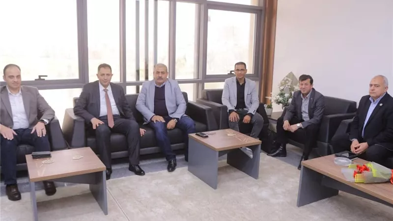 محافظ دمياط يبحث مع هيئة الإصلاح الزراعي تسريع إجراءات تقنين أراضي الدولة