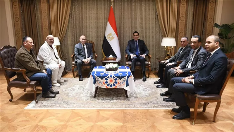 جوهر نبيل يبحث مع اتحاد الأثقال الاستعداد لاستضافة مصر عدة بطولات دولية