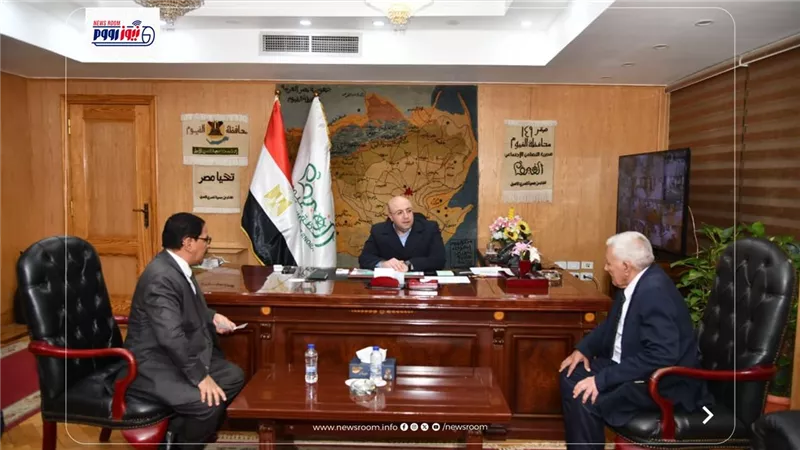 محافظ الفيوم يستقبل وفد حزب التجمع للتهنئة بتجديد ثقة القيادة السياسية
