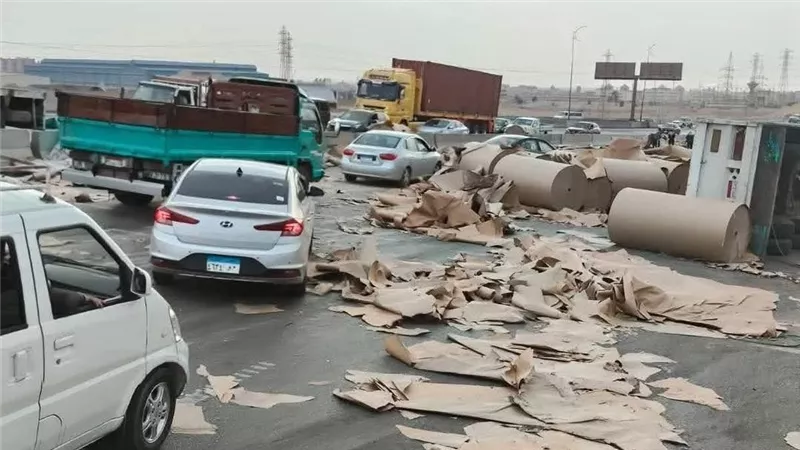 مصرع شخص إثر إنقلاب سيارة نقل بعد إصطدامها بأخرى ملاكى أعلى الأوسطى 