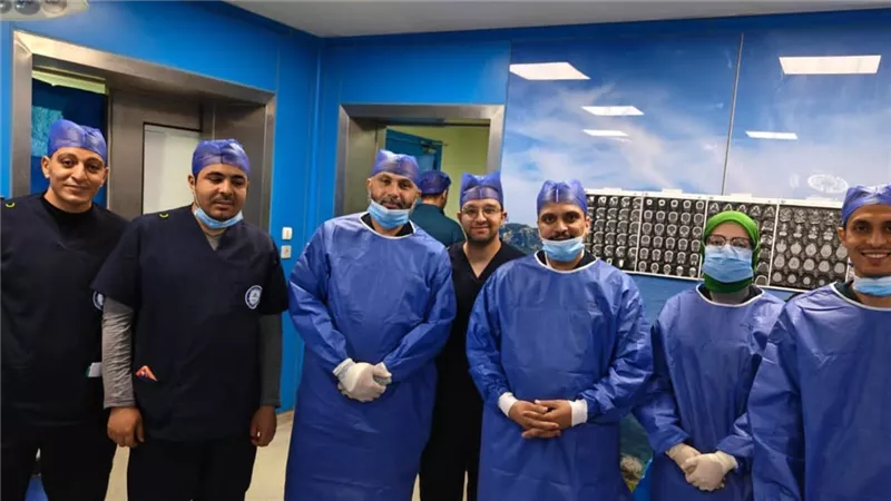جراحة دقيقة بالمنظار تنقذ بصر مريضة في مستشفيات جامعة بنها بالقليوبية 