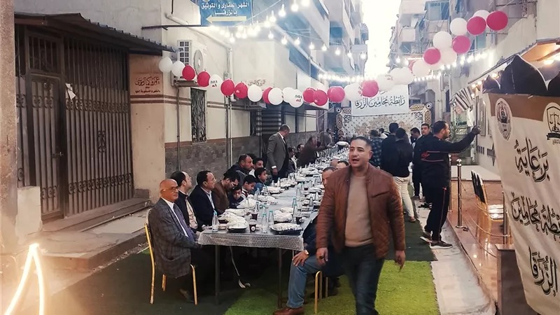 أطول مائدة إفطار جماعي للمحاميين برعاية رابطة محامي الزرقا