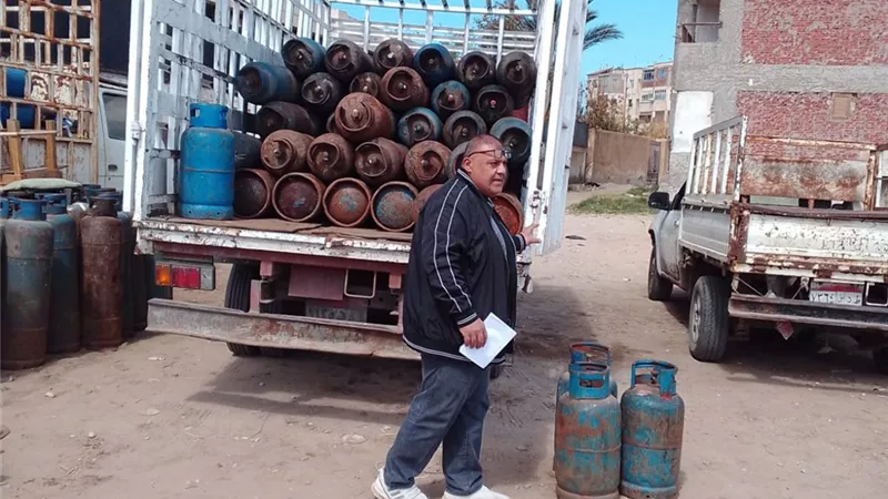 تحرير 56 محضرا تموينيا بدمياط خلال حملات مكثفة على المخابز والأسواق 