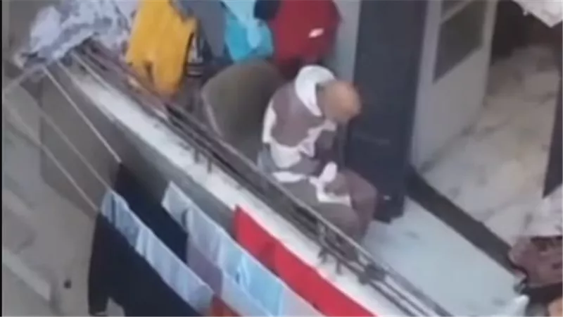 «مقيد اليدين ويستغيث».. الأمن يفحص فيديوصادم لمسن داخل دار رعاية بمصر الجديدة