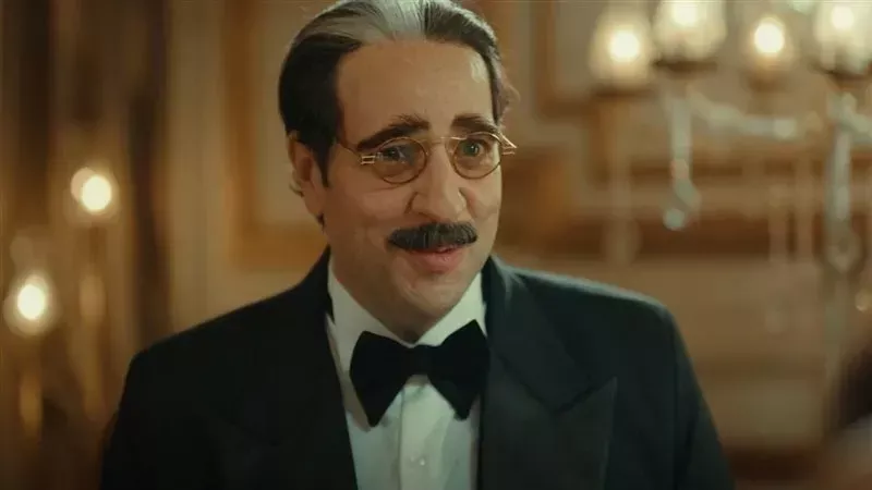 مسلسل النص التاني الحلقة 9.. أحمد أمين يسافر بصحبة رفاقه إلى لندن