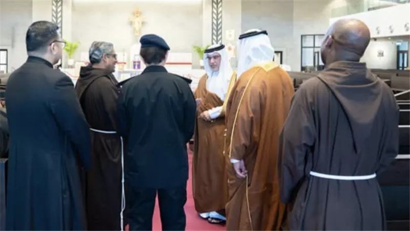 ولي عهد البحرين يؤكد حرص المملكة على سلامة المواطنين والمقيمين