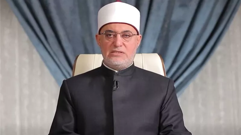 نظيرعياد: القرآن الكريم بناء قوي وتشريع متقن ولا يتخلله تناقض