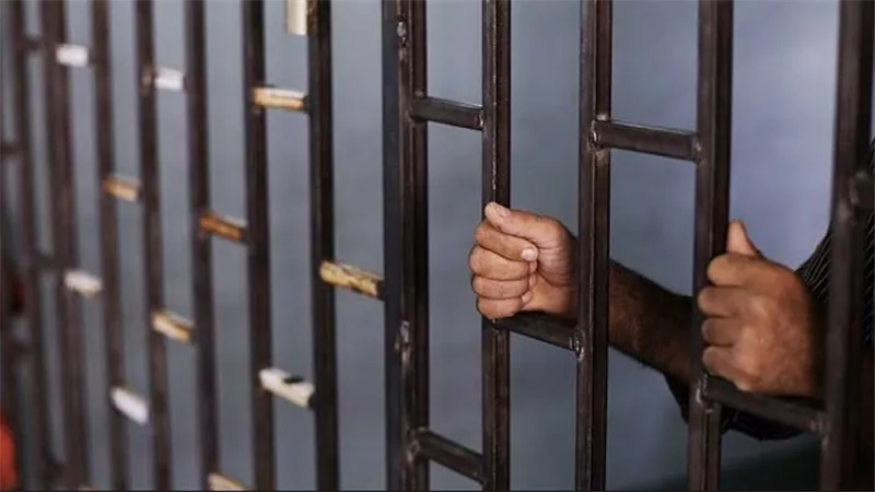 قرار جديد من النيابة العامة بعد ضبط 11 شخص بينهم أجانب بحوزتهم 5 أطنان سولار