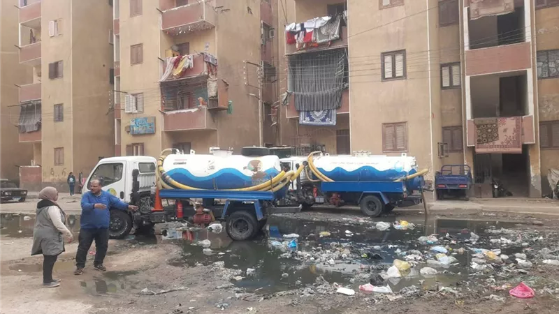 تحرك سريع لحي غرب سوهاج بعد شكاوى المواطنين من تراكم القمامة
