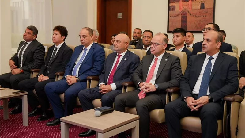 وزير الاستثمار يسلم رخص ذهبية لـ 8 مشروعات مصرية وأجنبية وعربية