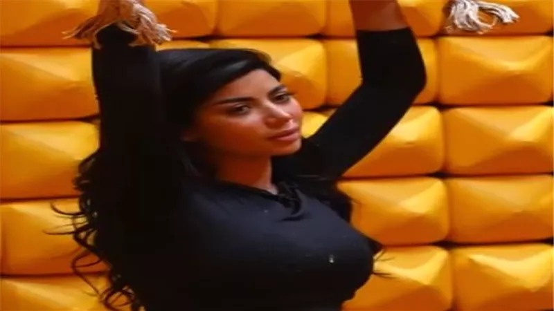 كارولين عزمي تكشف حقيقة ارتباطها من الوسط الفني                               