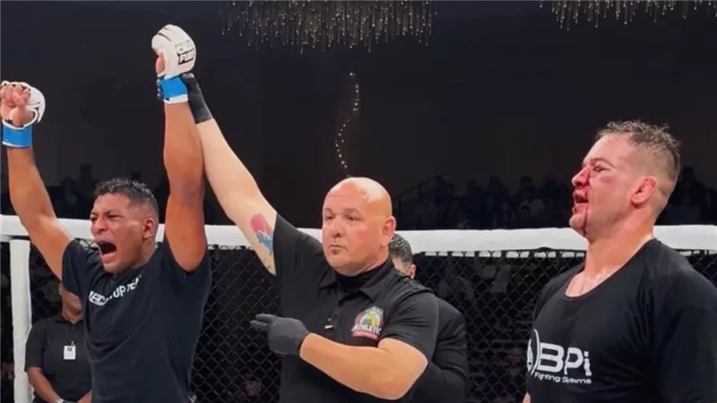 فتحي السني يهزم بورتر في بطولة Ultimate Fighting Championshipبالولايات المتحدة
