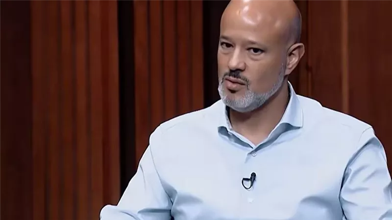 شريف منير: والدي علمني التفاؤل والالتزام.. والسياسة ليست طريقي