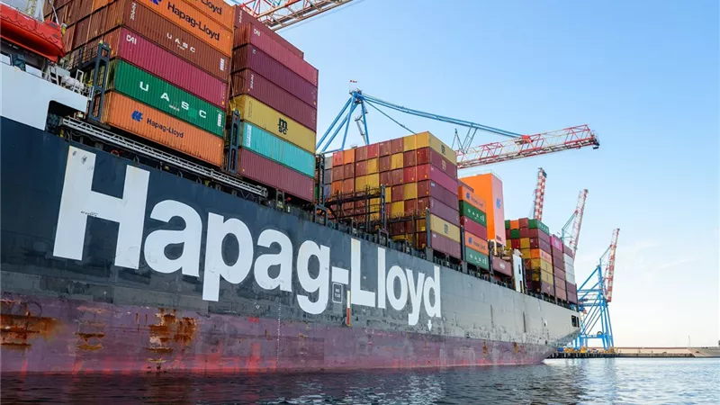 تعليق نقل البضائع الخطرة في موانئ البحر الاحمر بسبب التوترات الامنية