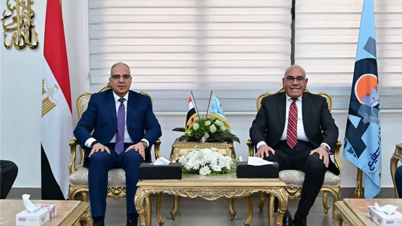 وزير الري يبحث مع الهيئة العربية للتصنيع توطين صناعة طلمبات محطات الرفع