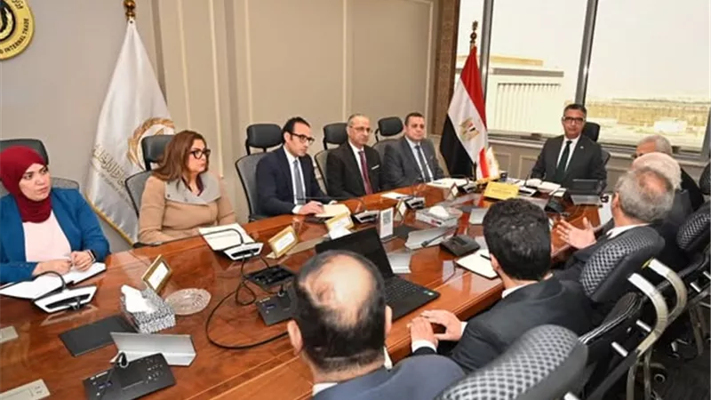 وزير التموين يبحث تطوير منظومة التفتيش الرقمي للأسواق مع شركة برايم
