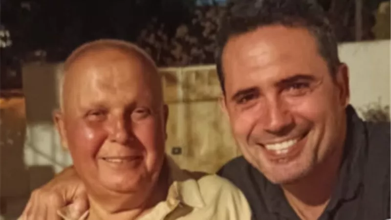 أدعوله بالرحمة.. وفاة حاتم شقيق الفنان ظافر عابدين