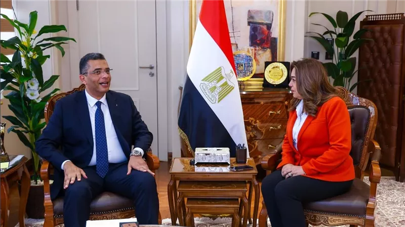 منال عوض تبحث مع محافظ البحر الأحمر عددا من الملفات التنموية والخدمية