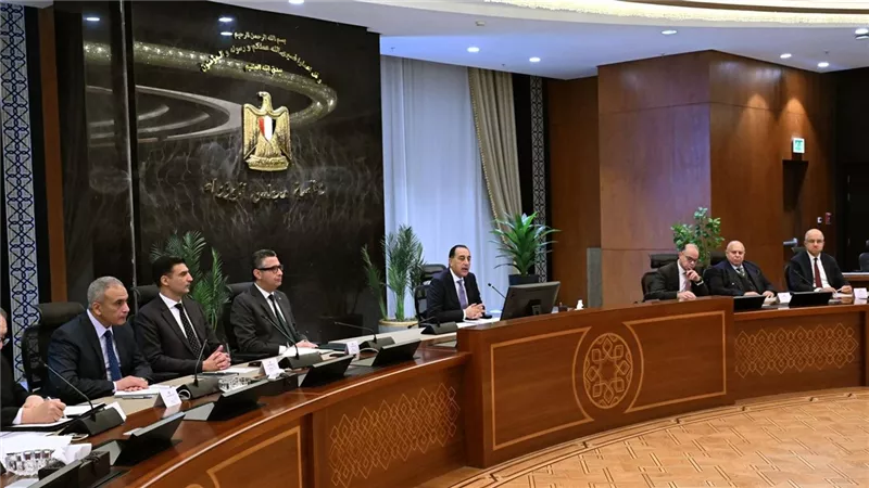 مدبولي:نمر بظروف استثنائية وتأمين التمويل والمواد الخام لاستمرارالإنتاج الوطني