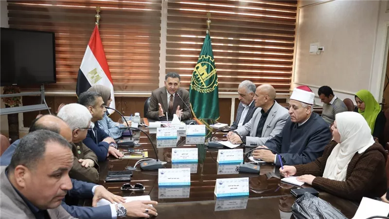 محافظ القليوبية يترأس اجتماعًا لمتابعة الاستعدادات النهائية لاستقبال عيد الفطر