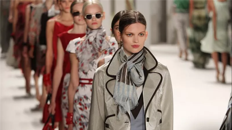 كارولينا هيريرا و CFDA يطلقان منحة 