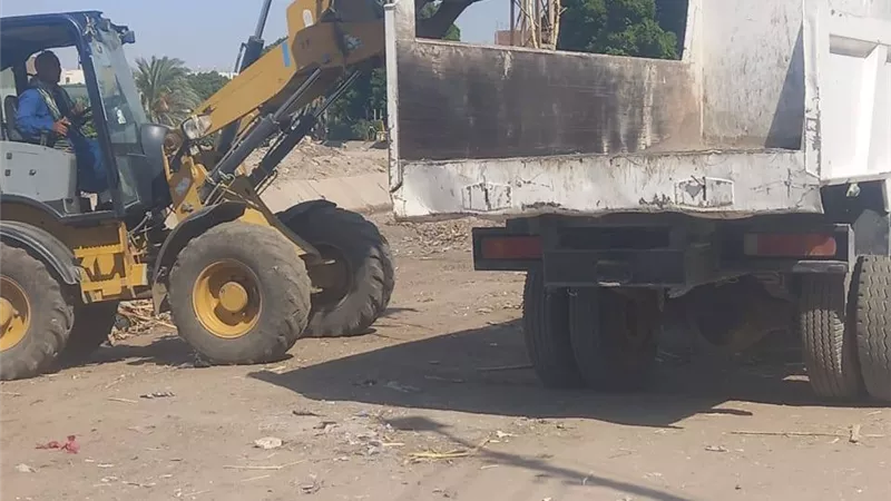 محافظ أسيوط يؤكد أهمية تكثيف حملات النظافة ورفع 82 طنًا من المخلفات