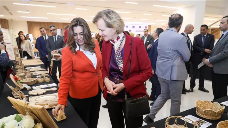 منال عوض تشهد مائدة مستديرة لدعم رائدات الأعمال في مجال  إدارة الموارد المائية