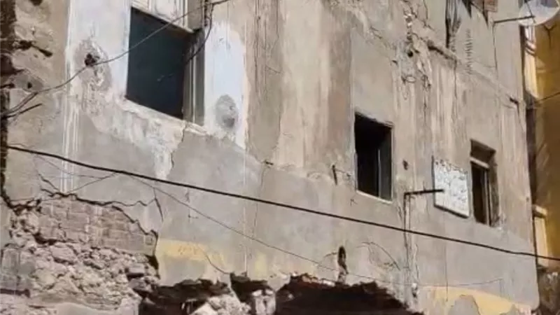 مصرع شخصين وإصابة آخرين في واقعة انهيار عقار بالجمالية