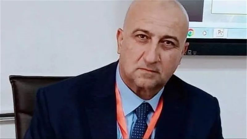 إصابة رئيس قرية الشروق بطعنة سلاح أبيض خلال متابعة أعمال نقل عمود إنارة 