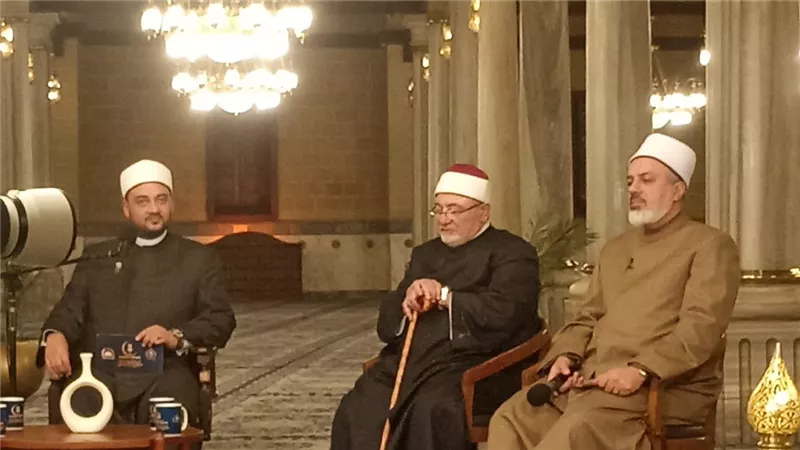 المجلس الأعلى للشؤون الإسلامية يعقد لقاءً فكريًا بمسجد الحسين برعاية الأوقاف