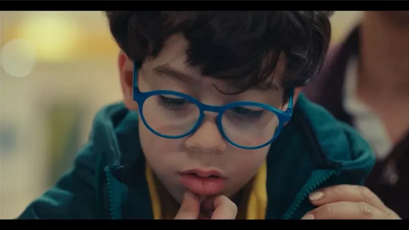 مسلسل اللون الأزرق الحلقة ١١.. نجل جومانا مراد يتعرض للتنمر في أول يوم بالمدرس