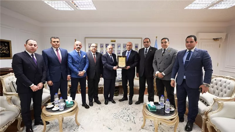 محافظ أسيوط يستقبل وفد نادي القضاة ويؤكد على التعاون بين مؤسسات الدولة