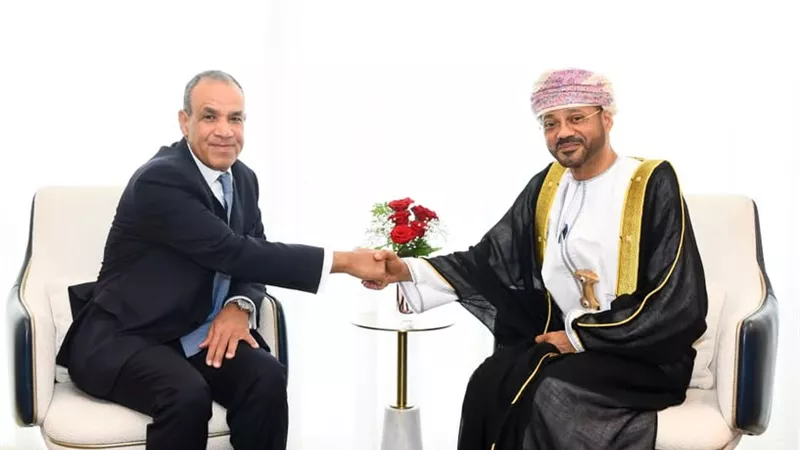 مصر وسلطنة عمان تتفقان على تنسيق عربي لوقف التصعيد في المنطقة