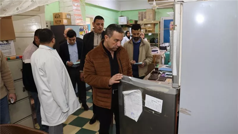 محافظ المنوفية يحيل 39 من العاملين بمستشفي الشهداء للتحقيق لتغيبهم وتقصيرهم