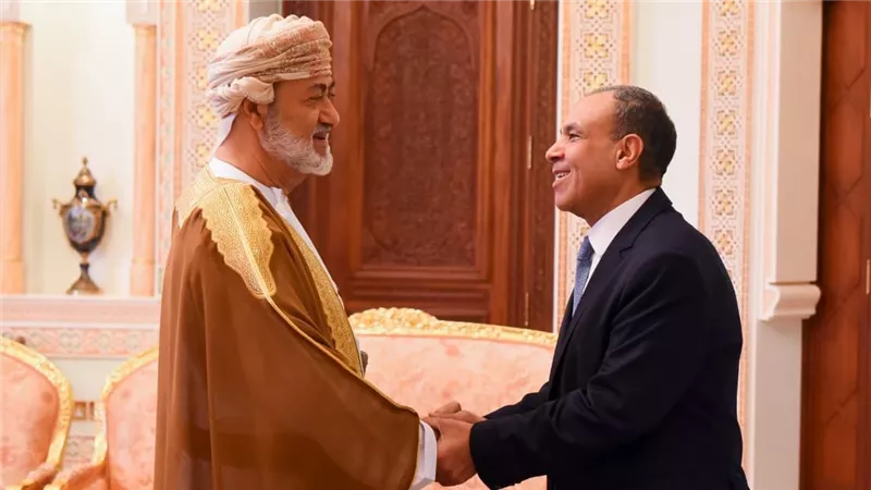 بتوجيهات «السيسي».. وزير الخارجية يلتقي سلطان عُمان لتأكيد تضامن مصر مع بلاده