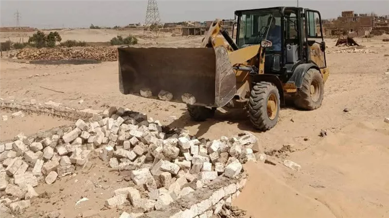 محافظ أسوان: تحويل 8 حالات للنيابة العسكرية لتعديهم على أراضى الدولة بالمحافظة