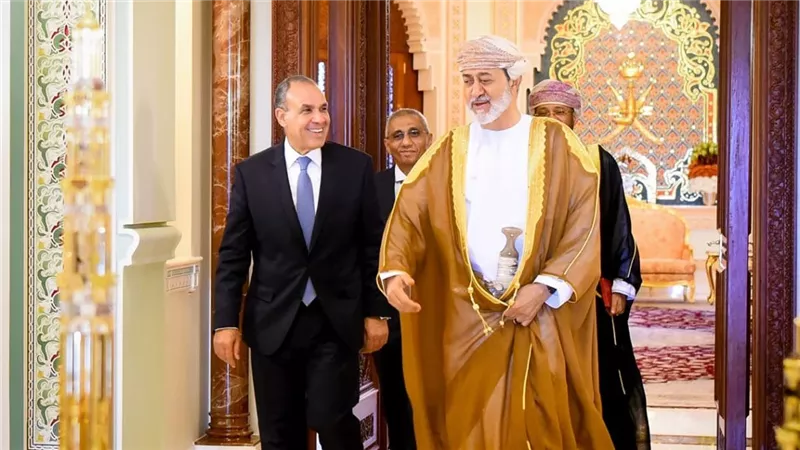 سلطان عمان يشيد بدور مصر المحوري في الدفاع عن الأمن القومي العربي