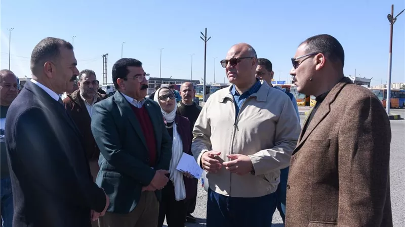 محافظ الإسكندرية يتفقد جراج النقل العام ويشدد على صيانة الأتوبيسات