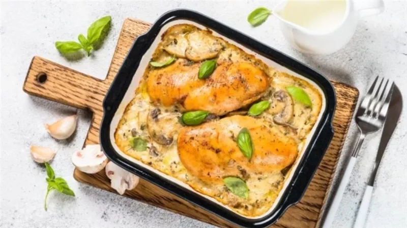 وصفة دجاج بالكريمة والفطر مثل المطاعم.. نكهة فاخرة في دقائق