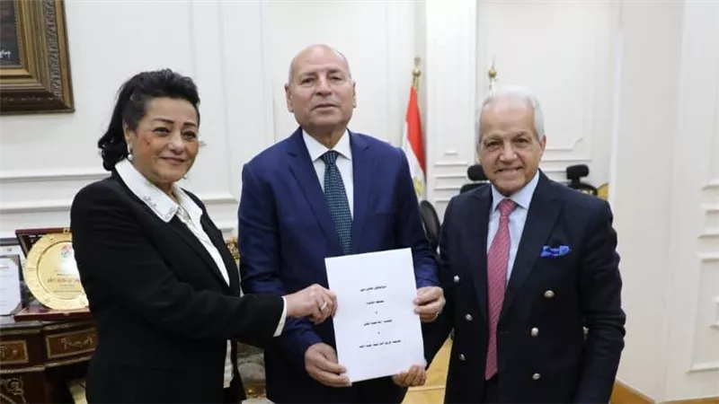 محافظ القاهرة يوقع بروتوكول تعاون لاستغلال زراعة أسطح المنازل بحي الأسمرات