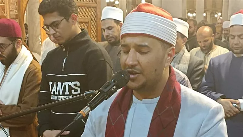 بعد فوزه بـ«دولة التلاوة».. بلال سيف يؤم المصلين في صلاة التراويح |صور