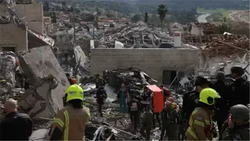 سقوط شظايا صاروخية قرب القدس بعد هجوم إيراني على إسرائيل