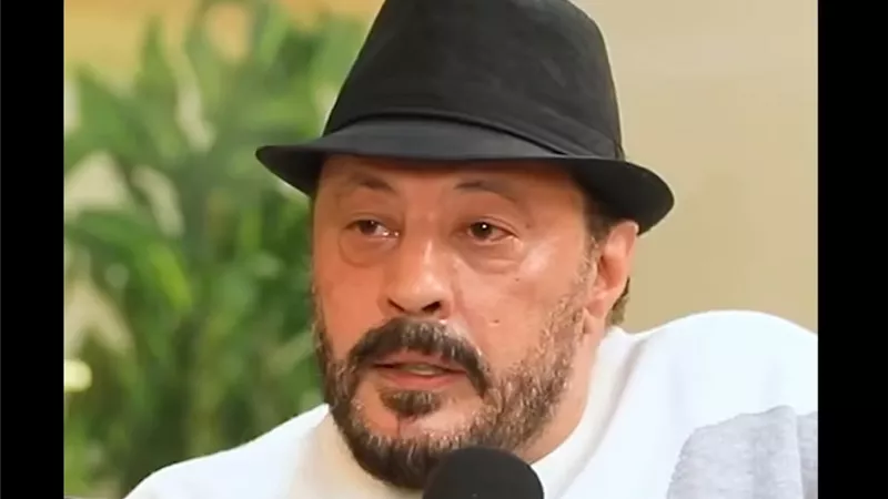 عمرو عبد الجليل يمازح إبراهيم فايق: أبو تقل دمك لسه هستنى لما تقوم!
