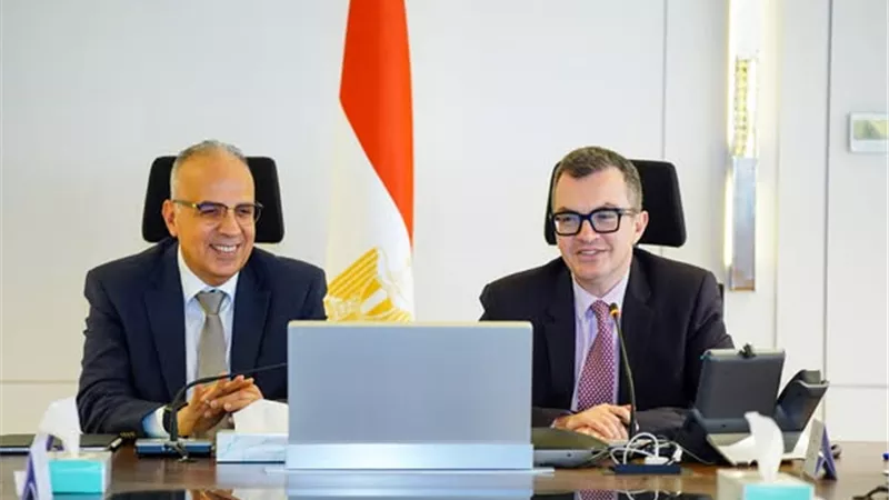 وزيرا التخطيط والري يناقشان خطة الاستثمار المائي للعام المالي الجديد