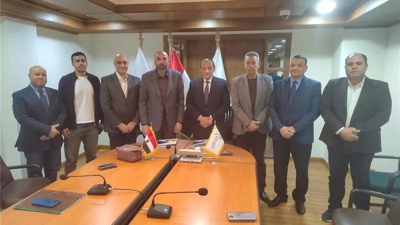 موانئ البحر الأحمر توقع عقد انتفاع مع ترسانة الجيزة لبناء وإصلاح السفن