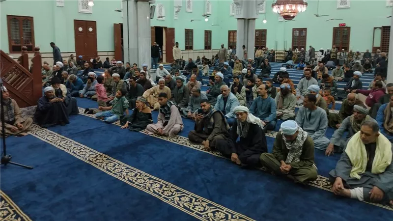 برعاية الإمام الأكبر.. آلاف المواطنين يحيون ليلة 27 رمضان بساحة الشيخ الطيب