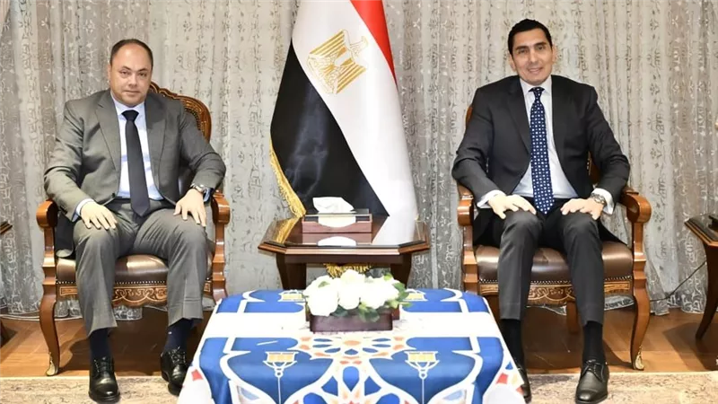 وزير الشباب والرياضة يبحث سُبل تكثيف التعاون المشترك مع هيئة تنمية الصعيد