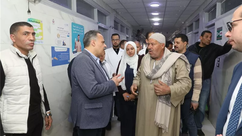 محافظ الشرقية يحيل المتغيبين عن العمل بمستشفى أبو كبير للتحقيق